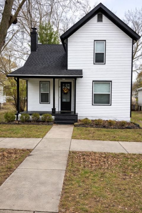 Exterior. 17 Lo Presto Avenue, Hillsdale